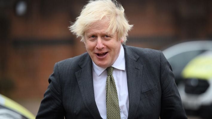 Джонсон повертається з відпустки на Карибах, щоб боротися за посаду голови уряду Британії