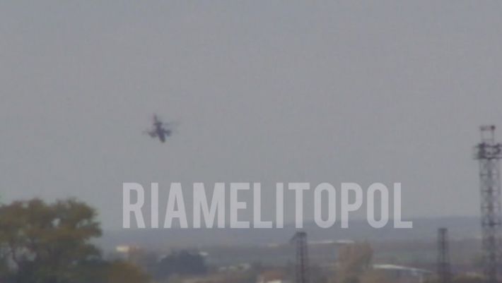 В Мелитополе над аэродромом вертолет наматывал круги (видео)