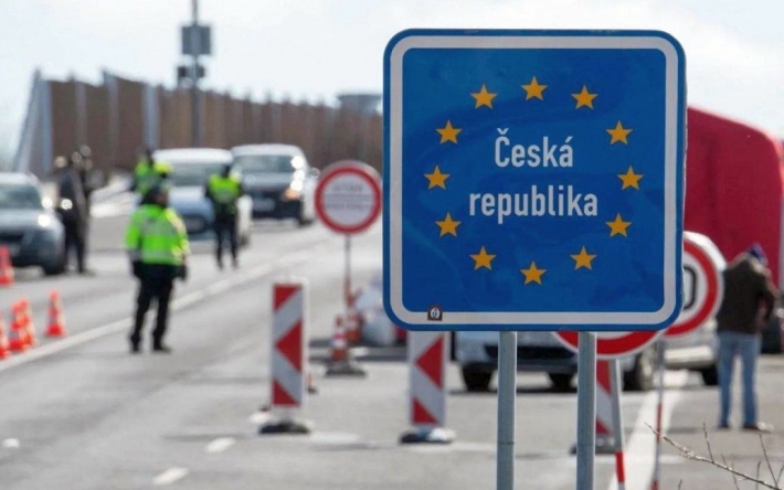 Чехия запретила въезд россиянам за шенгенскими туристическими визами – Госпогранслужба