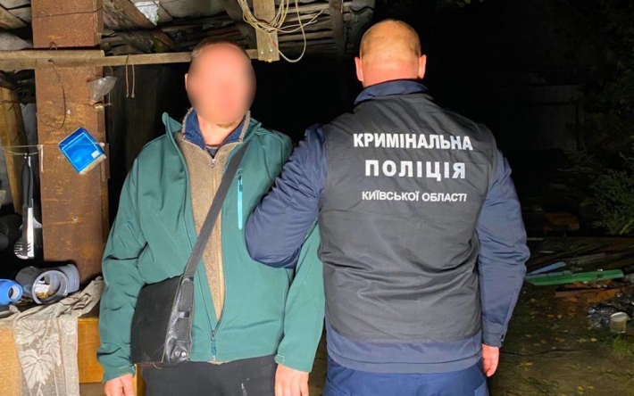 Порізав вуха і заховав трупи у двометровій ямі: на Київщині чоловік вбив робітників (фото)