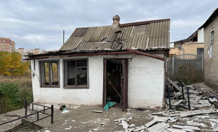 В результате ракетного удара по Запорожью разрушены здания и обесточена улица (фото)