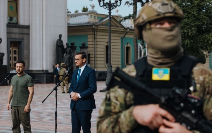 Моравецкий призвал Европу предоставить Украине оружие и финансы для победы в войне