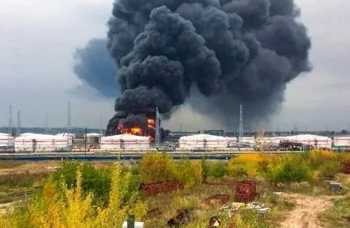 В результате ракетного удара по Запорожью было уничтожено промышленное сооружение
