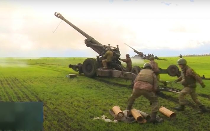 Расчет 9-тонной гаубицы FH-70 уничтожает оккупантов на Запорожском направлении (видео)