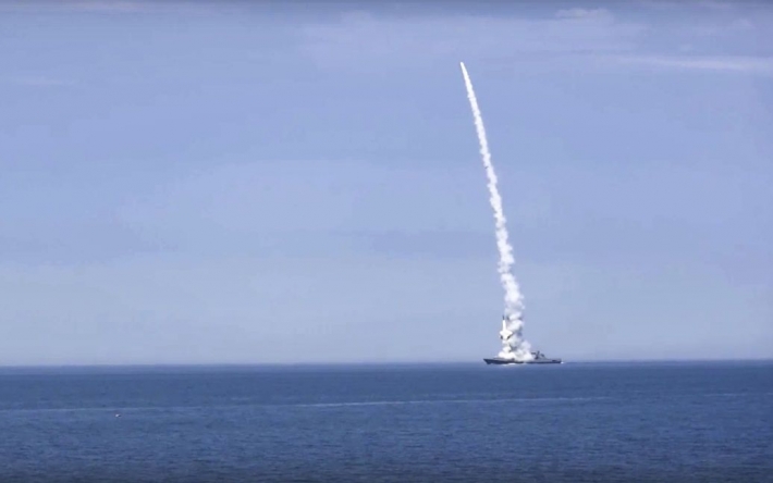 Уламки російської ракети, яка цілила в українську ГЕС, впали на територію Молдови: є пошкодження