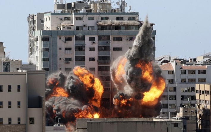 Израиль нанес удар по сектору Газа Израиль нанес удар по сектору Газа