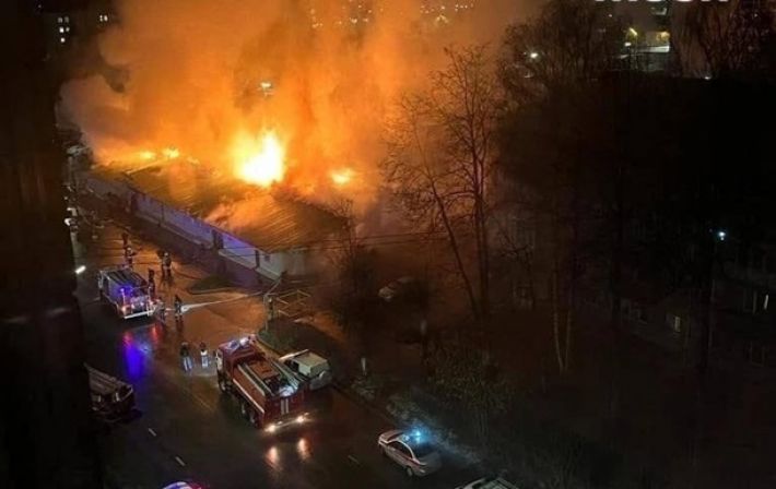 У Росії через ракетницю згорів розважальний центр, 15 жертв