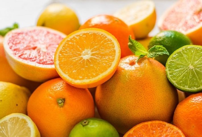 В сети сравнили цены на фрукты в Мелитополе и в столице
