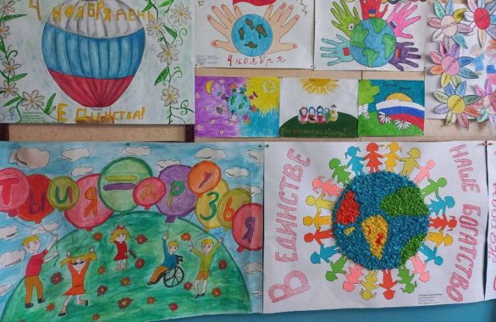 Рисунки наше всё - в Мелитопольском районе гауляйтеры «кормят» школьников пропагандой (фото)