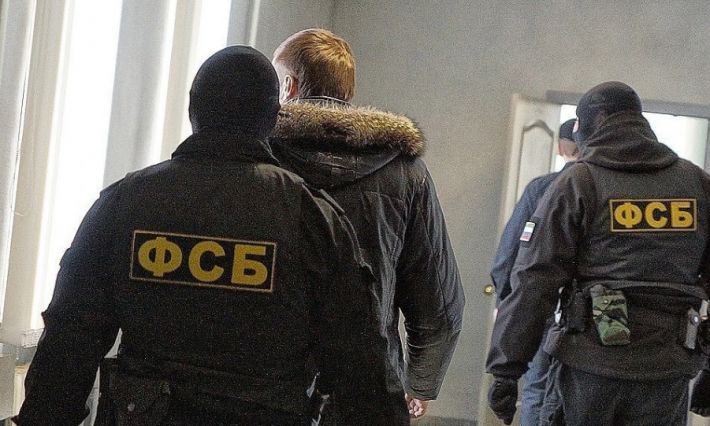 Какие вопросы задают ФСБшники мелитопольцам, которые выезжают из оккупации через Крым (видео)
