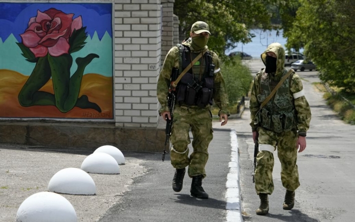 В Луганской области мобилизованные "зеки" воруют оружие у "своих" и изо всех сил сверкают пятками — ОВА