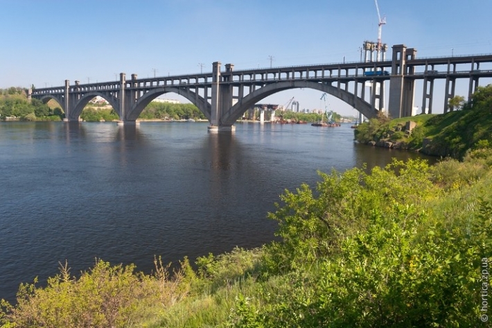 В Запорожье будет перекрыто движение транспорта на Преображенском мосту: подробности