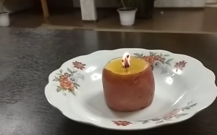 Как сделать свечу из картофеля, которая будет гореть целый день