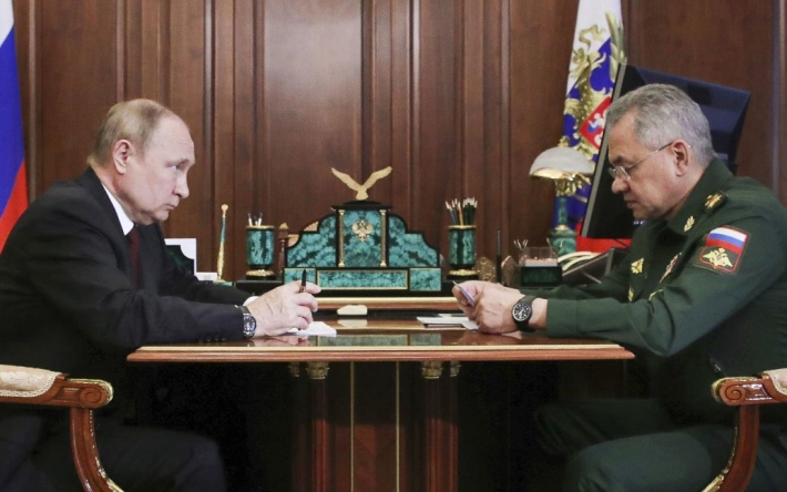 Від найкращого друга Путіна до цапа-відбувайла: чому диктатор більше не довіряє Шойгу