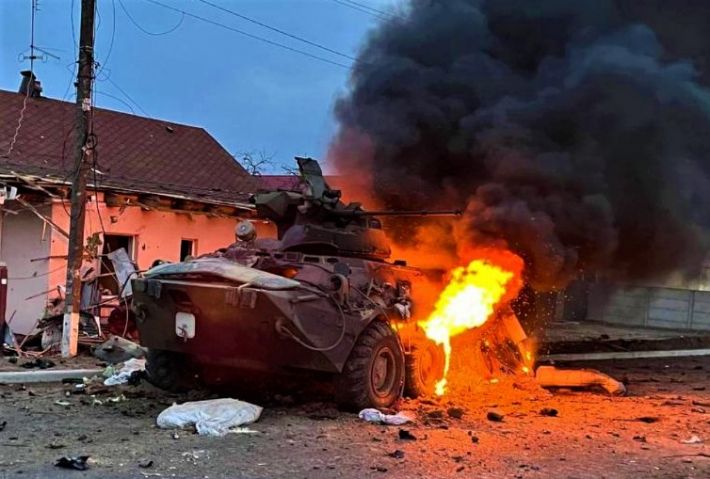 Мелитопольские бойцы эффектно уничтожили российские БТРы в Запорожской области (видео)
