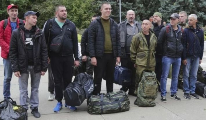 В Мелитополь на пассажирский автовокзал массово прибывают 