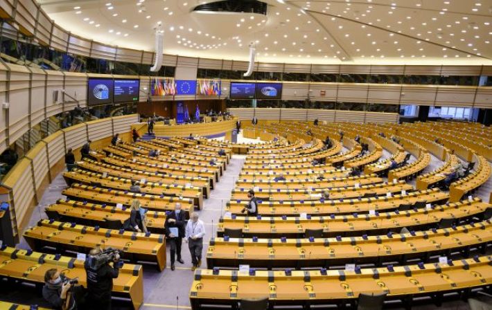 В Европарламенте согласовали резолюцию о признании России государством-террористом