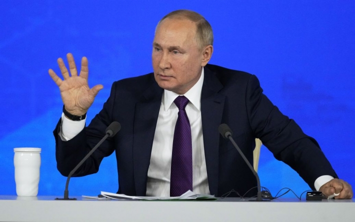 Синяки на руках, как у королевы Елизаветы: невролог рассказала о внешности и состоянии здоровья Путина