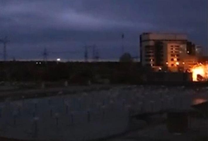 На Запорожской АЭС обстреляны объекты в непосредственной близости к реакторам: видео и последствия прилётов (фото, видео)