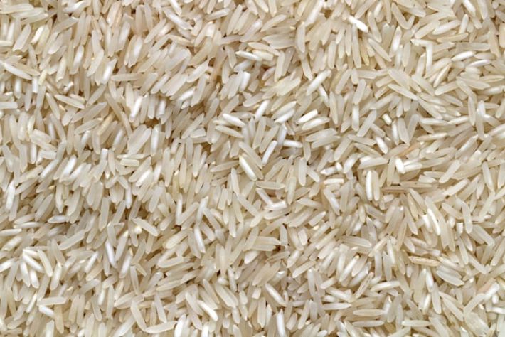 Что положить в рис, чтобы не завелись жучки и не отсырел