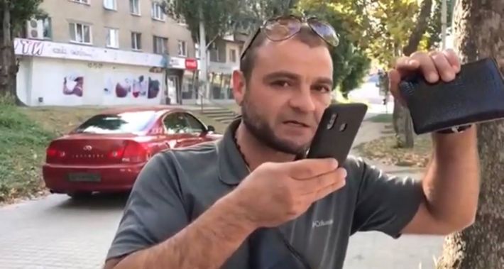 У Мелітополі бізнесмена-сепаратиста вигнали з окупаційних військ (фото, відео)