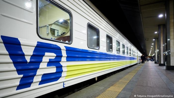 «Укрзалізниця» назначает дополнительные поезда из Запорожья в Западную Украину
