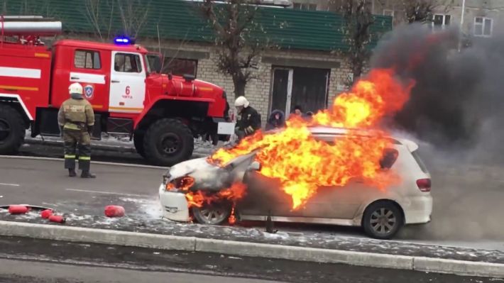 В Запорожье во время движения случилось возгорание двух автомобилей