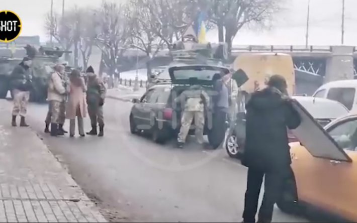 В Твери отменили съемки фильма, испугавшие местных из-за военной техники с флагами Украины
