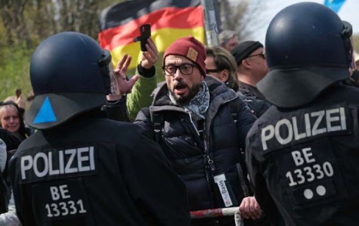 В Германии задержали экстремистов, готовивших госпереворот. Среди подозреваемых россиянка