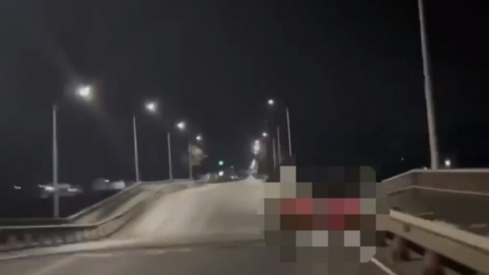 Появилось видео с места прилета по мосту между Мелитополем и Константиновкой