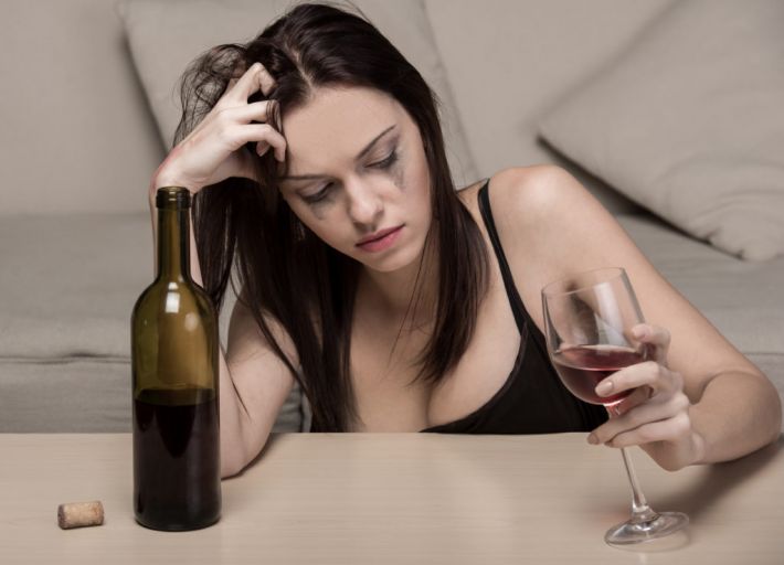 Особенности лечения женского алкоголизма