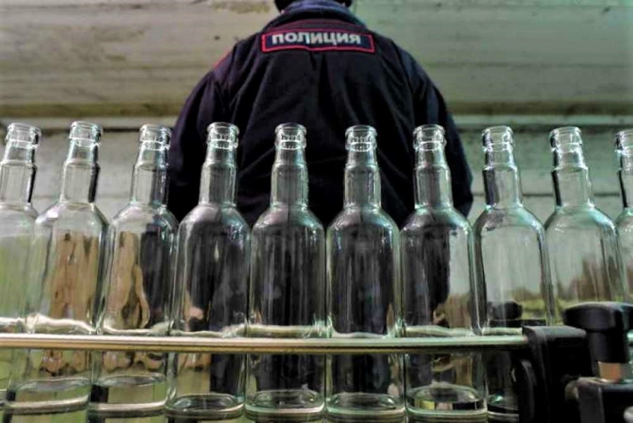 Окупанти офіційно дали зелене світло виробництву контрафактного алкоголю у Мелітополі.