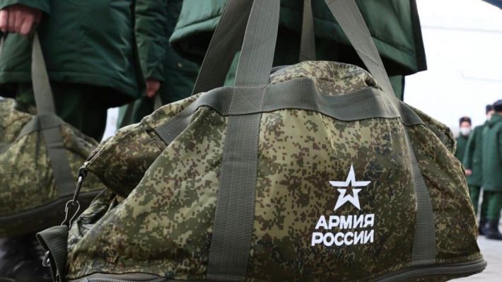 В Мелитополе очередная ротация российских войск – выезжают из города в автобусах ПАЗ