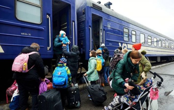 Финляндия готова принимать украинских беженцев из Эстонии: подробности