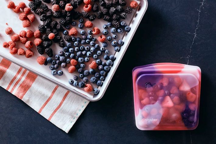 Секреты, как правильно замораживать фрукты в холодильнике