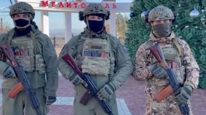 Добровольцы из скандального батальона в Мелитополе поздравили мертвых ветеранов с Новым годом