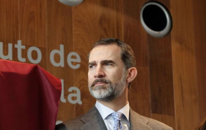 Король Испании призвал продолжить поддержку украинских беженцев