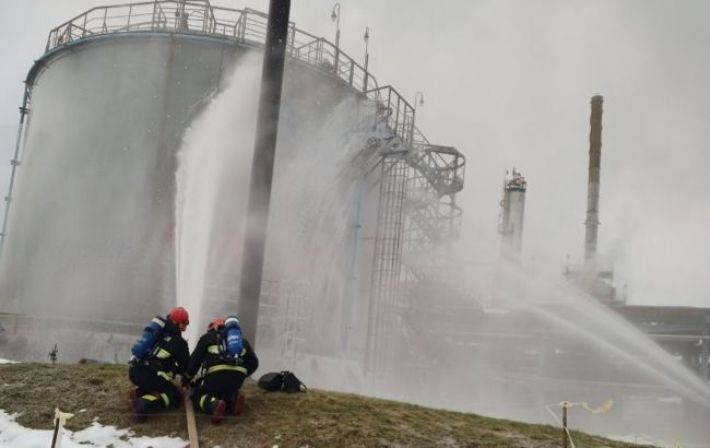 Пожары не только в России. В Беларуси загорелся завод "Нафтан"
