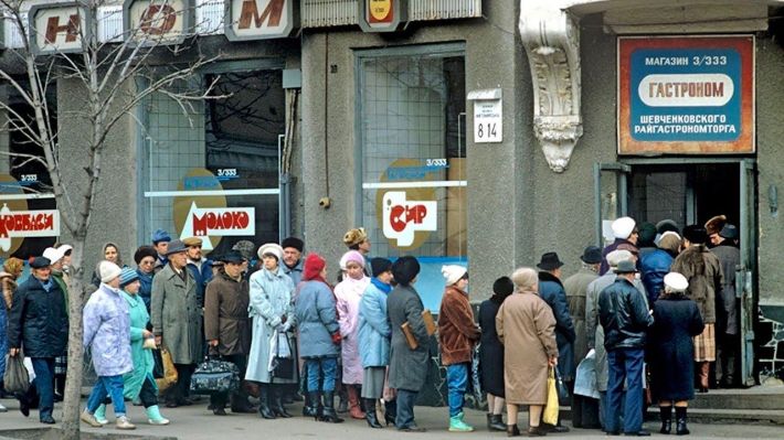 Во временно оккупированном Мелитополе россияне насаждают горожанам моду СССР (фото)