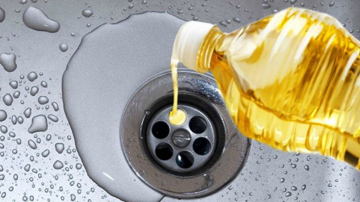 Чому не можна зливати олію у мийку: правило, яке варто знати