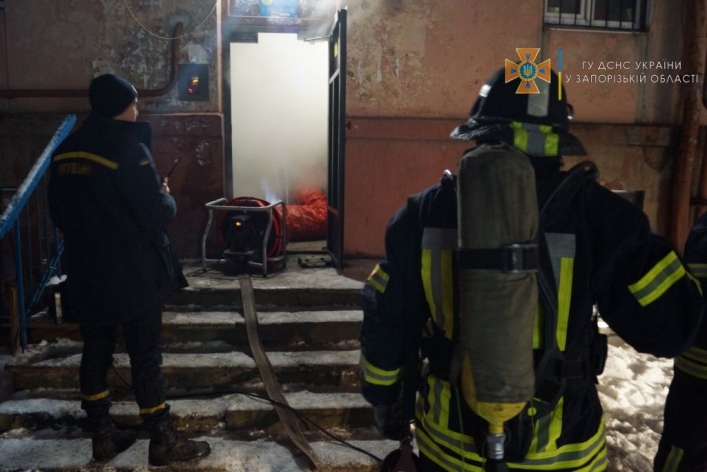 В Запорожье во время пожара в многоэтажке погиб 57-летний мужчина