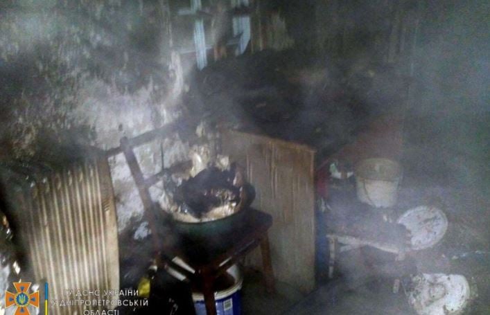 Пожары в Днепре в первый день нового года: горели квартира и частный дом