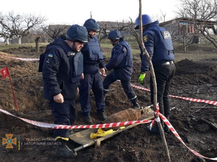 В Запорожской области обнаружили стокиллограмовую авиационную бомбу