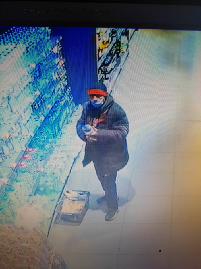 В Мелитопольском районе мужчина украл водку в супермаркете (видео)