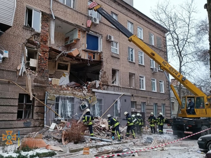 Спасатели рассказали подробности взрыва в многоэтажке в Запорожье