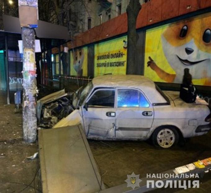 В Запорожье пьяный водитель дважды попал в ДТП - подробности (фото)