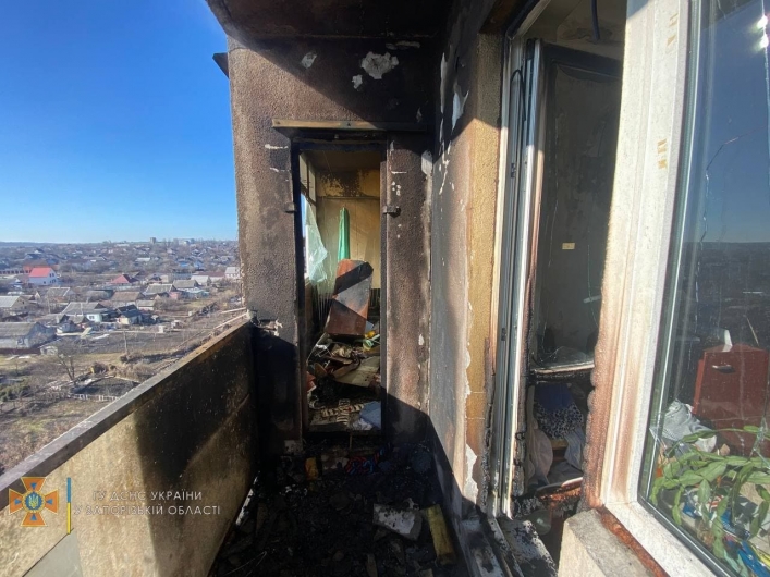 В Запорожье тушили пожар в многоэтажке (фото)