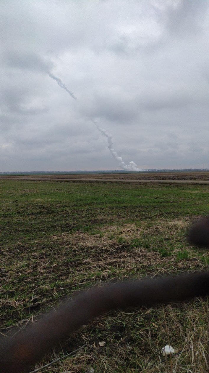 В сторону Запорожья из Мелитополя продолжают запускать ракеты