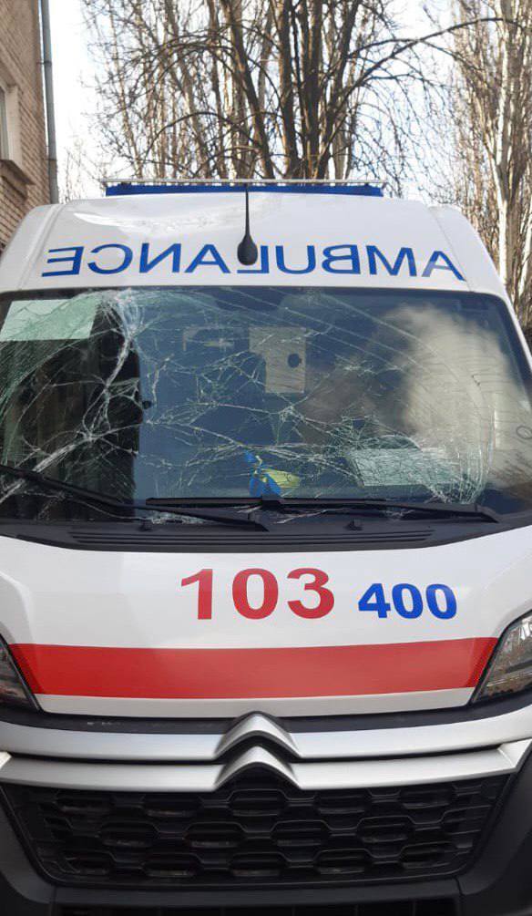 В Запорожье в результате обстрела 18 раненых, есть погибшие – обстреляли даже скорую (видео)