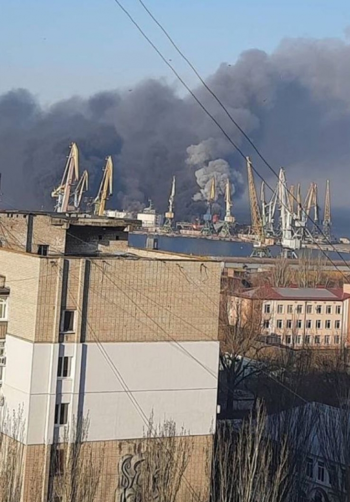 Бердянск горит порт 2